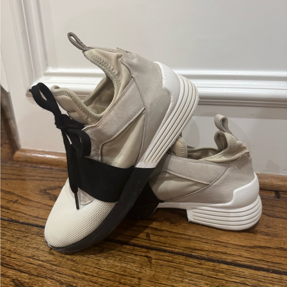Kendall and Kylie Braydin Ivory multifabric platform sneaker Size 7.5